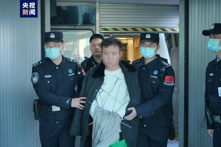 中印尼執(zhí)法合作再添新成果 一名重要紅通犯罪嫌疑人被押解回國(guó)