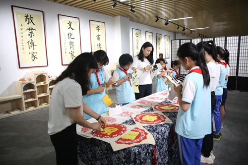 1、長沙市雨花區(qū)校園清廉家風館開館。受訪單位供圖