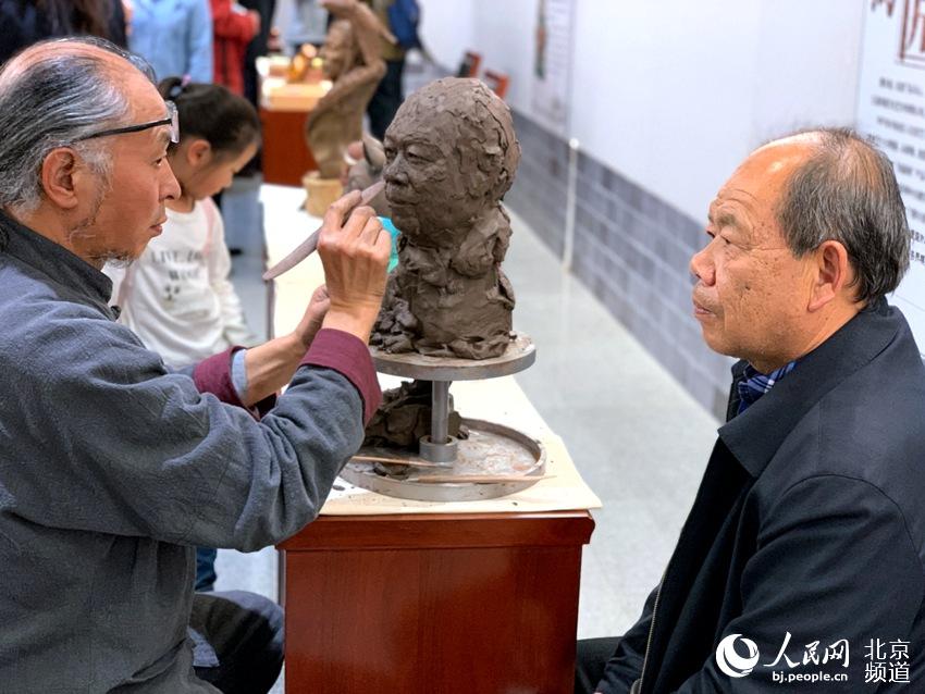 “魅力非遺，情系京西”北京地區(qū)非遺表演創(chuàng)作展開幕。人民網(wǎng) 孟竹 攝