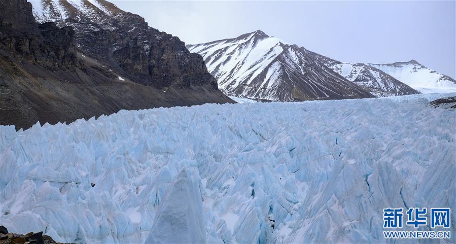 （2020珠峰高程測量·新華視界）（13）雪后珠峰東絨布冰川