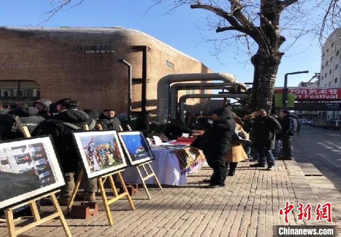 圖為往屆攝影大賽在內(nèi)地城市巡回展(資料圖)。活動方 供圖