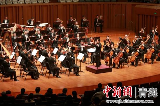 圖為青海大劇院新年音樂會(huì)演奏。圖由西寧市文化旅游廣電局提供