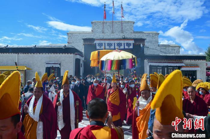 8月8日，全國政協(xié)常委、中國佛教協(xié)會副會長、中國佛協(xié)西藏分會會長班禪額爾德尼·確吉杰布從拉薩回到駐錫地扎什倫布寺。 <a target='_blank' ><p  align=