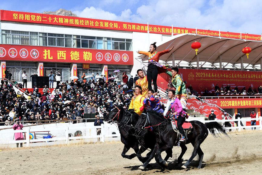 藏歷新年，精彩的馬術(shù)表演。潘多攝