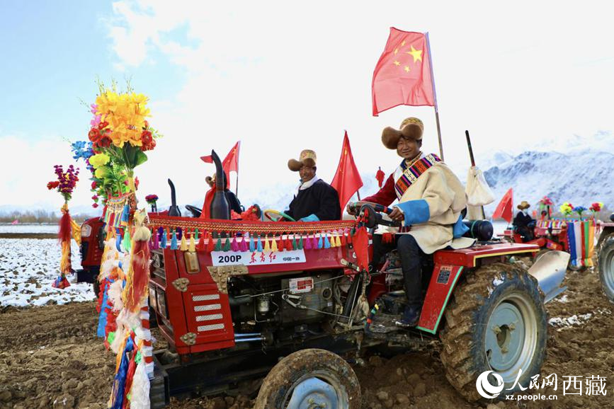 拉薩市墨竹工卡縣唐加鄉(xiāng)莫沖村的春耕儀式現(xiàn)場。人民網(wǎng) 次仁羅布攝